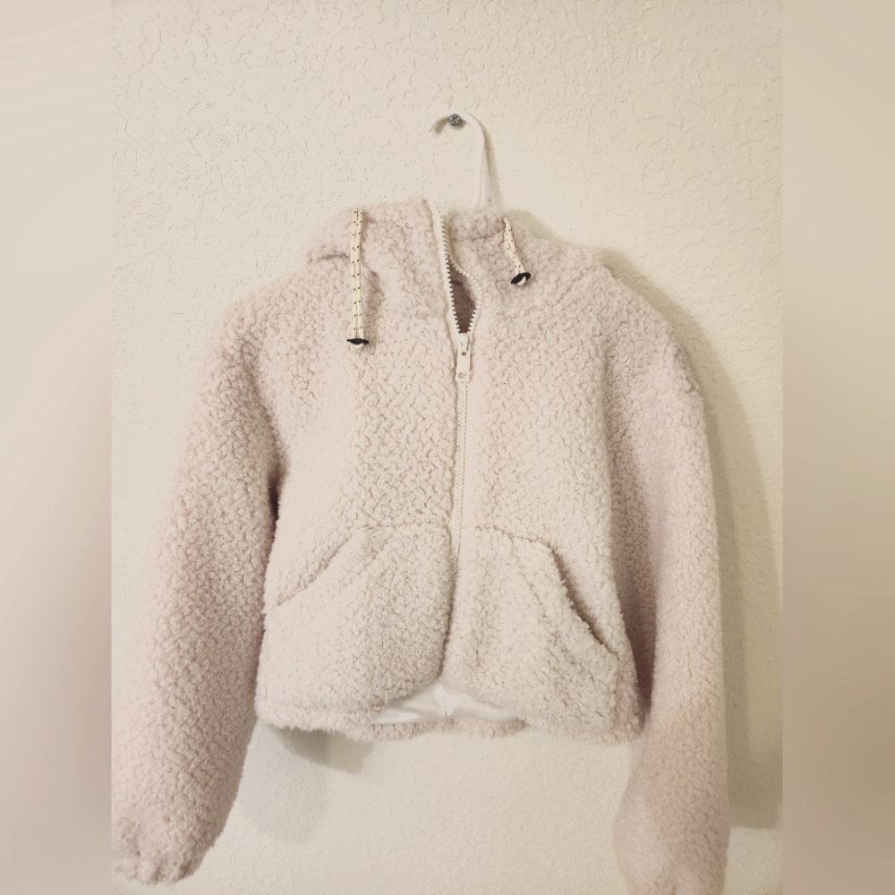 LIT Activewear White Sherpa Crop Jacket Small Warm Cozy Stylish